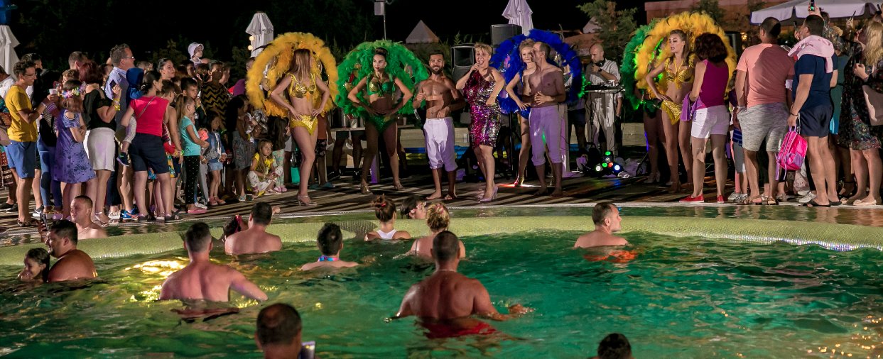party la piscina party la piscina