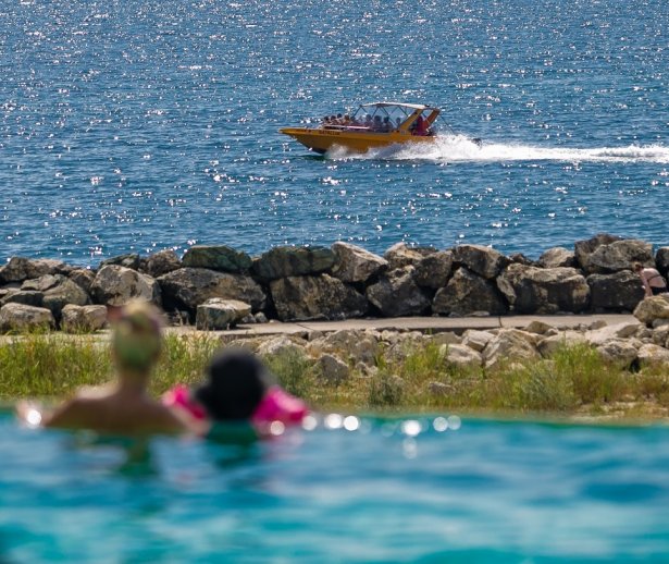 piscina infinity cazare cap aurora mera onix oferta all inclusive romania piscina infinity cazare cap aurora mera onix oferta all inclusive romania