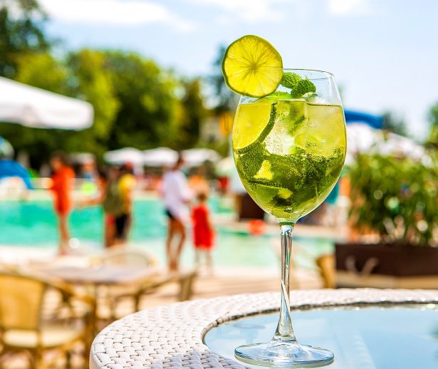 bar la piscina la mera onix bar la piscina la mera onix