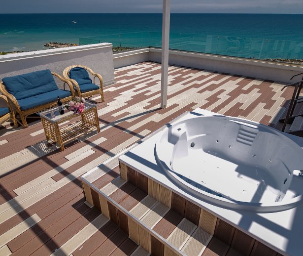 cazarelamareterasacujacuzziMeraOni cazarelamareterasacujacuzziMeraOni