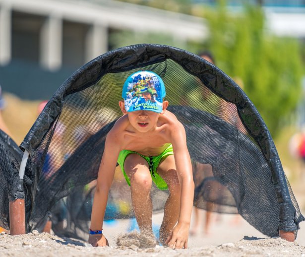 jocuripeplajaMeraHotel jocuripeplajaMeraHotel