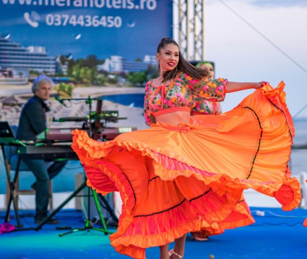 cazarecutichetedevacantainCapAuroraallinclusiv cazarecutichetedevacantainCapAuroraallinclusiv