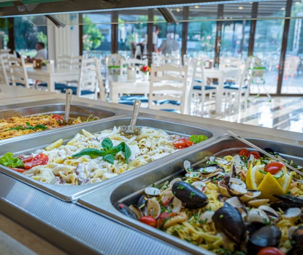 restaurantMeraVillasvenu restaurantMeraVillasvenu