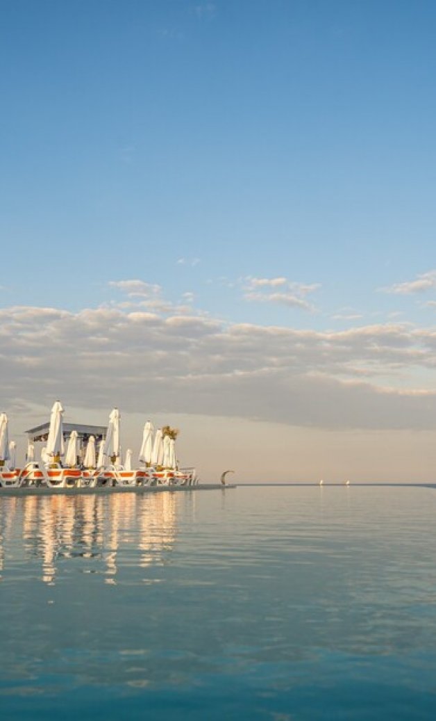 piscinainfinityMeraOni piscinainfinityMeraOni