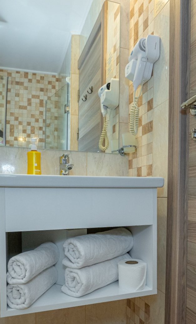 baiecameradublahote baiecameradublahote