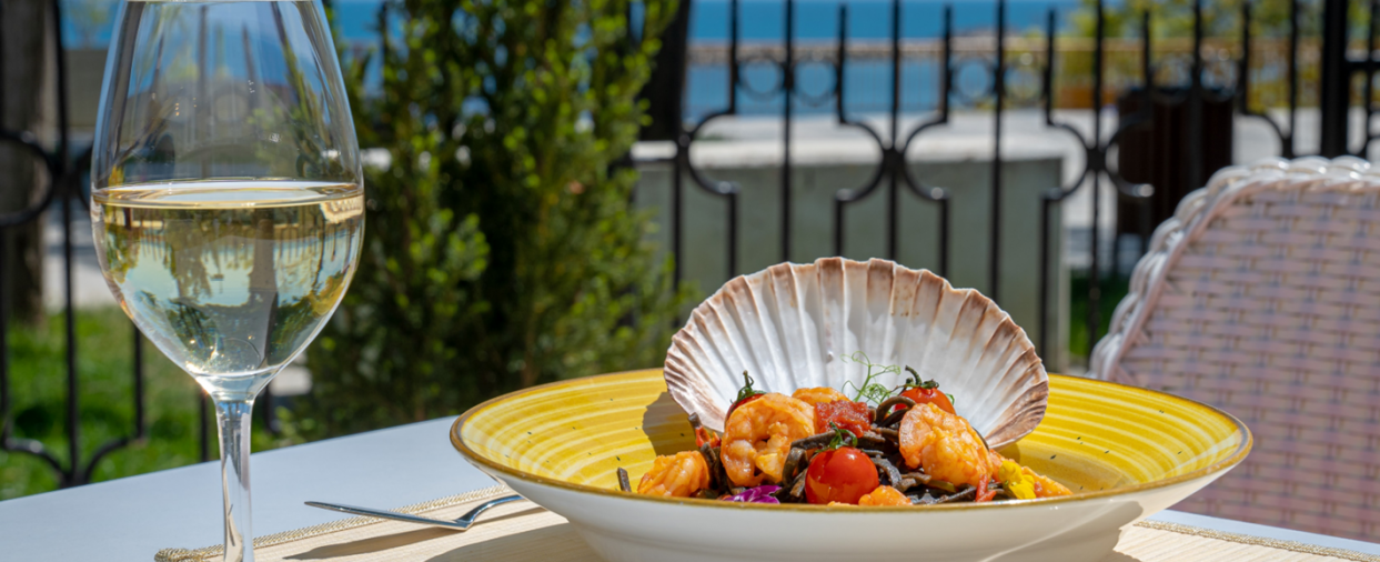 PranzullarestaurantulhoteluluiMeraBris PranzullarestaurantulhoteluluiMeraBris