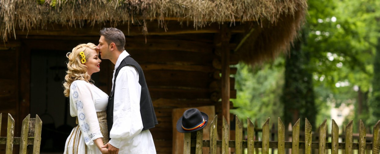 cupluinsattraditionalromanes cupluinsattraditionalromanes