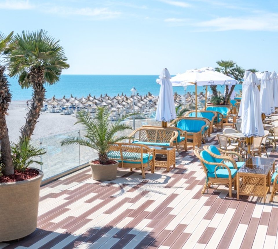 terasacuvederelamare MeraOni terasacuvederelamare MeraOni