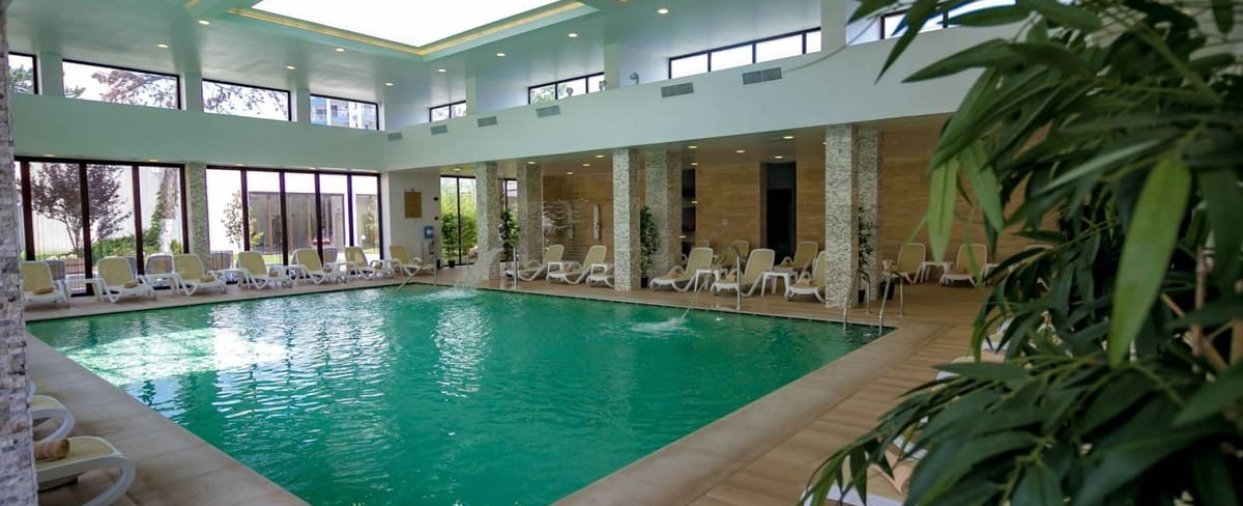 piscinainterioaraMer piscinainterioaraMer