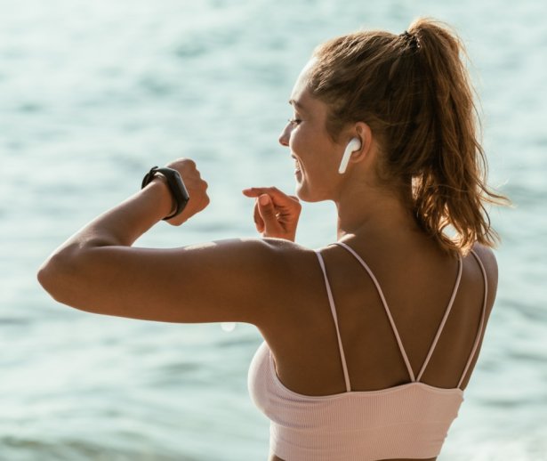 femeiecarefacesportpeplaj femeiecarefacesportpeplaj