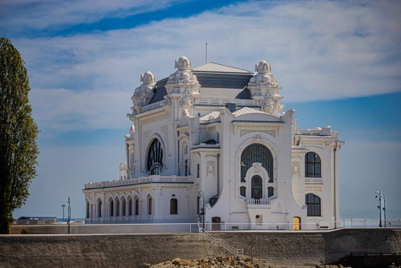 Poze cu obiective turistice din zona Farului Genovez