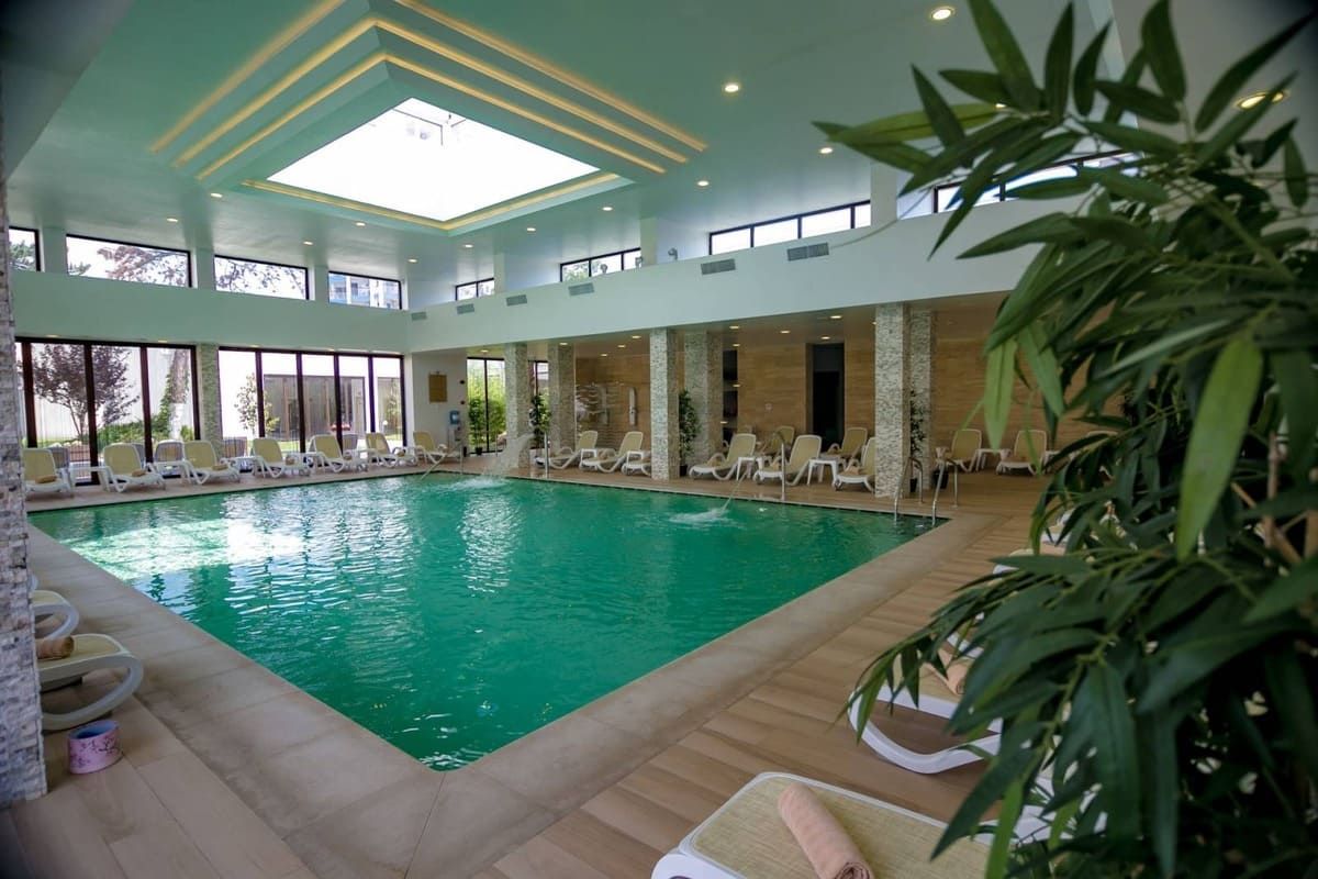 piscina interioara Mera Resort